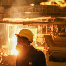 تاثیر دلار و نفت