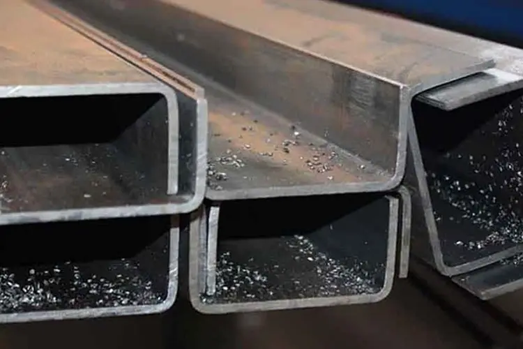 ناودانی سنگین